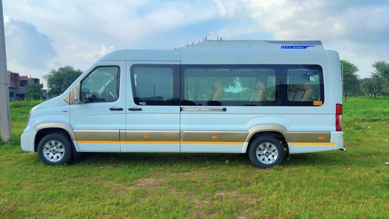 Urbania Tempo Traveler