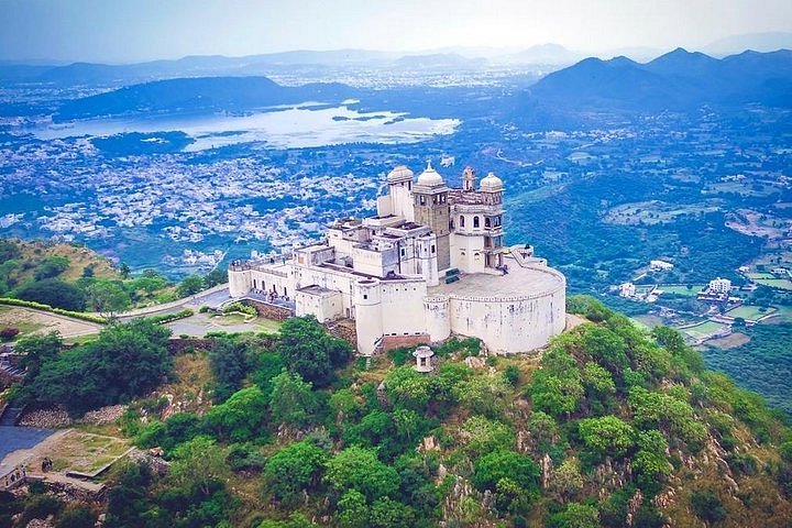 Monsoon Palace (Sajjangarh)