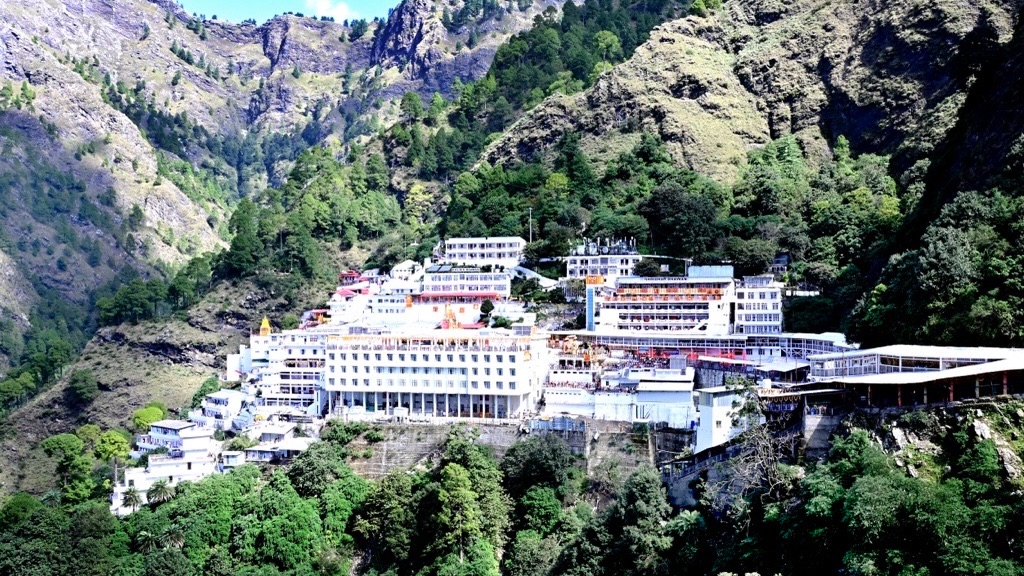 Srinagar Vaishno Devi Tour Package 2025 - A Divine & Scenic Journey